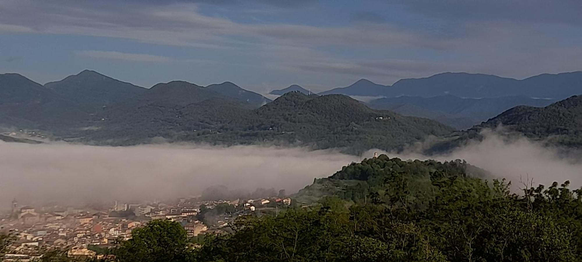 Mas Puig De Baix With Private Pool And Gardens Villa โอลอต ภายนอก รูปภาพ